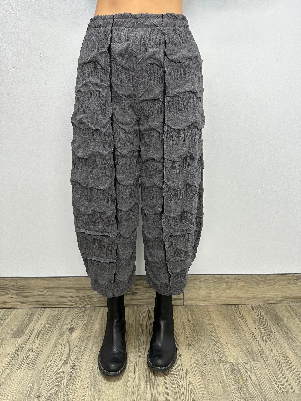 Gray Textured Wavy Balloon Pant